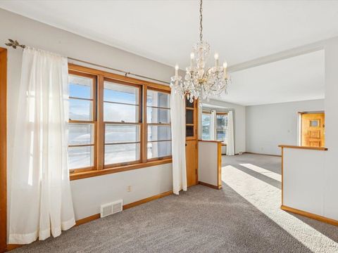 Tiny photo for 1456 W Garfield Street, Davenport, IA 52804 (MLS # 100000060)