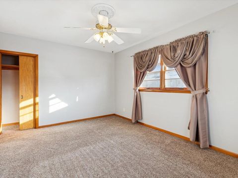 Tiny photo for 1456 W Garfield Street, Davenport, IA 52804 (MLS # 100000060)