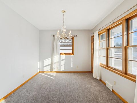 Tiny photo for 1456 W Garfield Street, Davenport, IA 52804 (MLS # 100000060)