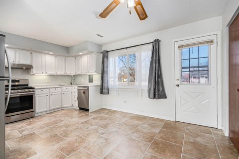 Tiny photo for 218 Mayfield Drive, Streamwood, IL 60107 (MLS # 12590460)