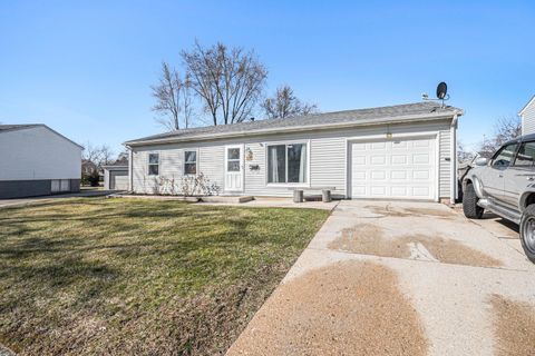 Tiny photo for 218 Mayfield Drive, Streamwood, IL 60107 (MLS # 12590460)