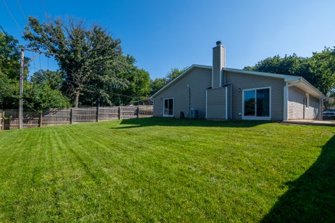 Tiny photo for 7212 Sprucewood Avenue, Woodridge, IL 60517 (MLS # 12751205)
