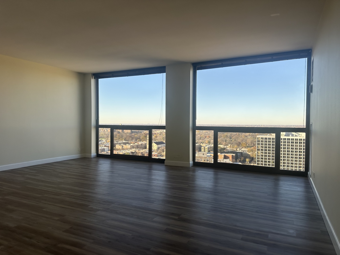 4343 N Clarendon Avenue 2505