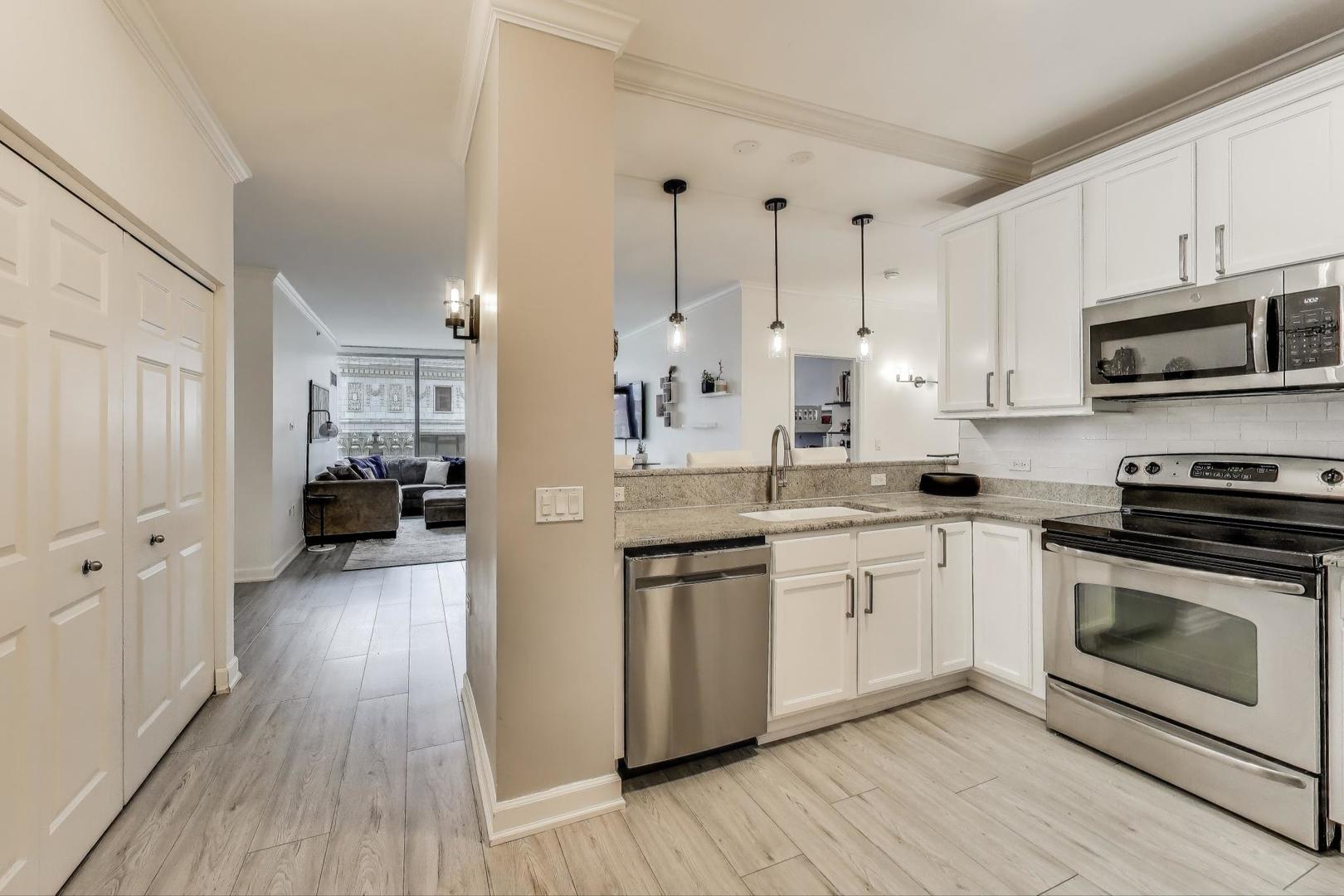 100 E 14th Street 709