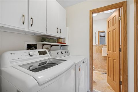 Tiny photo for 612 White Pine Road, Buffalo Grove, IL 60089 (MLS # 12531065)