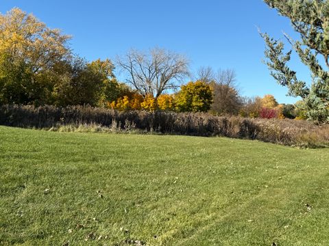 Tiny photo for 612 White Pine Road, Buffalo Grove, IL 60089 (MLS # 12531065)