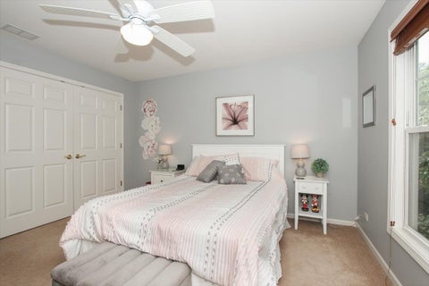 Tiny photo for 44 Lakebreeze Court, Lake Zurich, IL 60047 (MLS # 12735406)