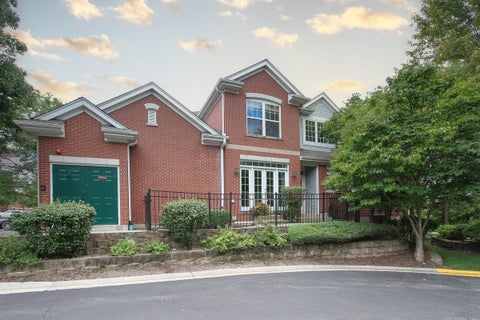 Photo of 44 Lakebreeze Court, Lake Zurich, IL 60047 (MLS # 12735406)