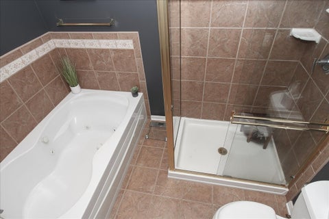 Tiny photo for 44 Lakebreeze Court, Lake Zurich, IL 60047 (MLS # 12735406)