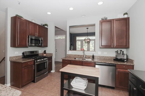 Tiny photo for 44 Lakebreeze Court, Lake Zurich, IL 60047 (MLS # 12735406)