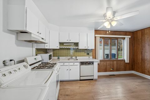 Tiny photo for 7101 Stanford Drive, Bridgeview, IL 60455 (MLS # 12519468)