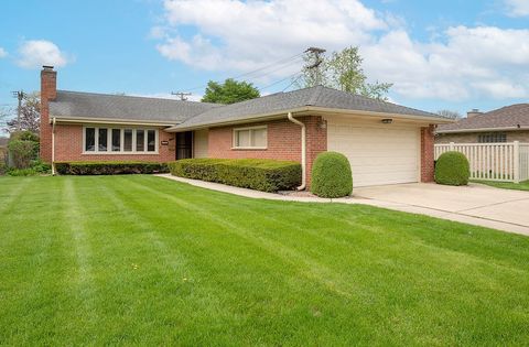 Photo of 112 S Delphia Avenue, Park Ridge, IL 60068 (MLS # 12630512)
