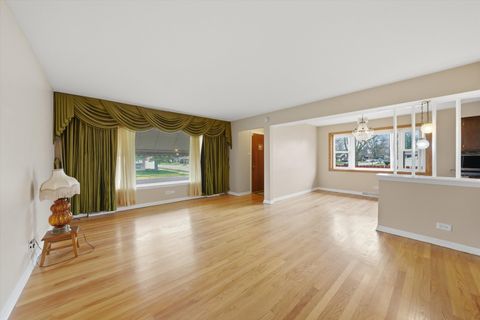 Tiny photo for 15201 Sunset Drive, Dolton, IL 60419 (MLS # 12620138)