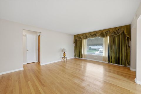 Tiny photo for 15201 Sunset Drive, Dolton, IL 60419 (MLS # 12620138)