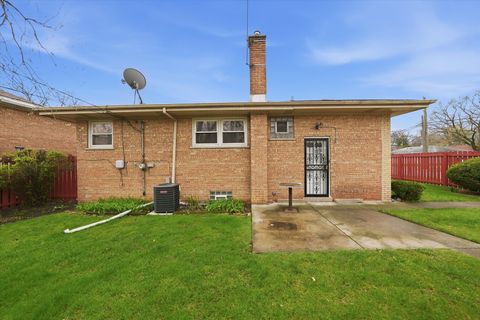 Tiny photo for 15201 Sunset Drive, Dolton, IL 60419 (MLS # 12620138)