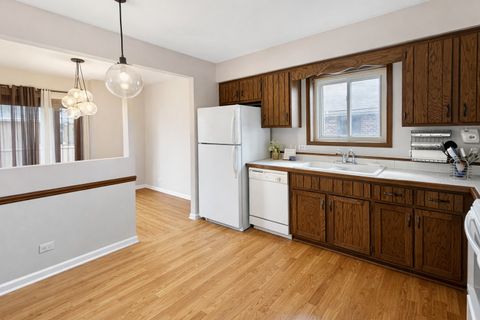 Tiny photo for 7925 Paxton Avenue #3B, Tinley Park, IL 60477 (MLS # 12612146)