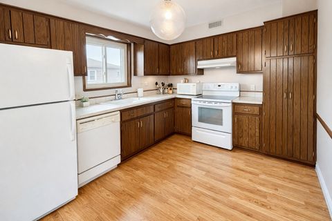 Tiny photo for 7925 Paxton Avenue #3B, Tinley Park, IL 60477 (MLS # 12612146)