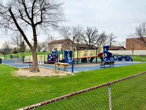 Tiny photo for 7925 Paxton Avenue #3B, Tinley Park, IL 60477 (MLS # 12612146)