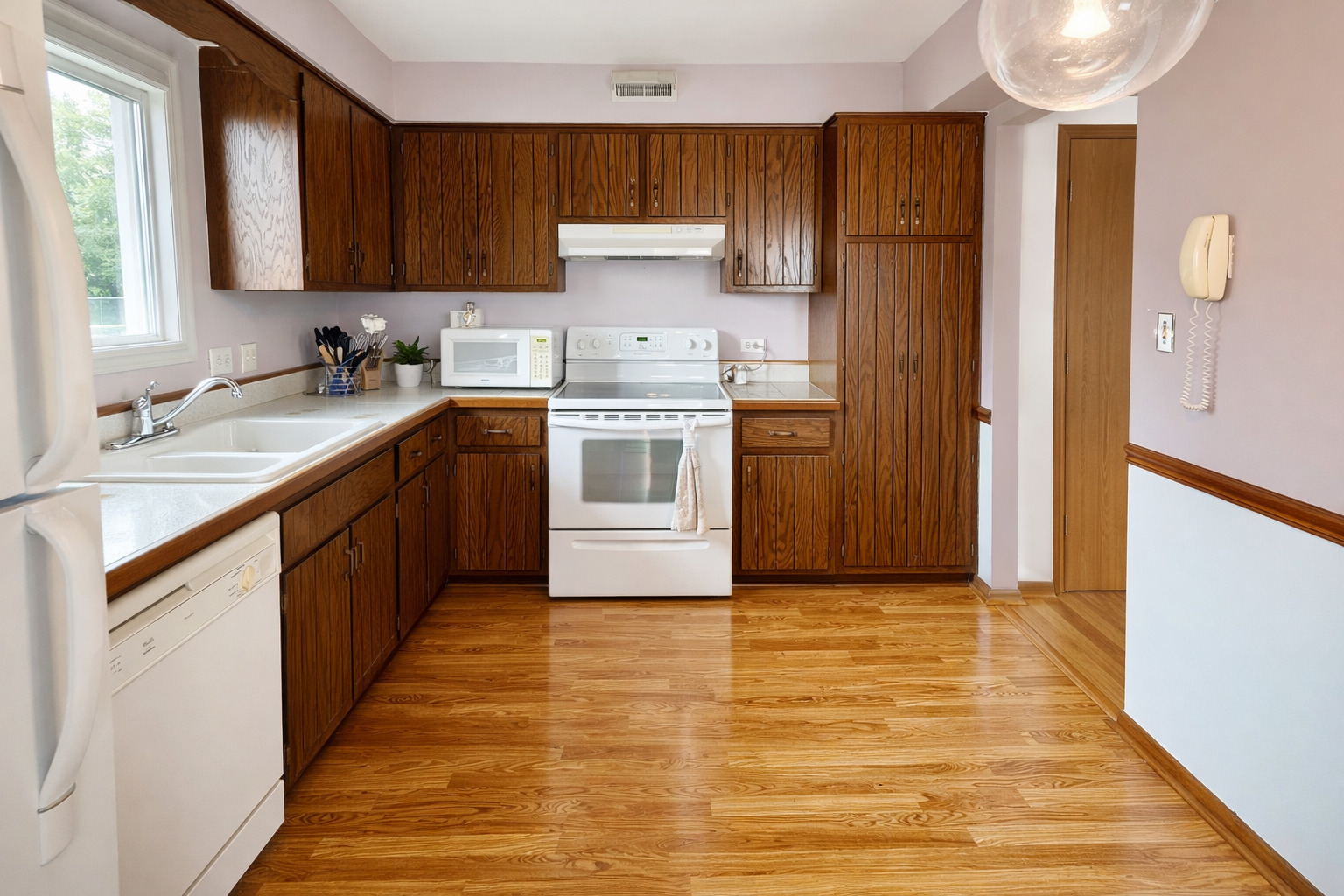 7925 Paxton Avenue 3B