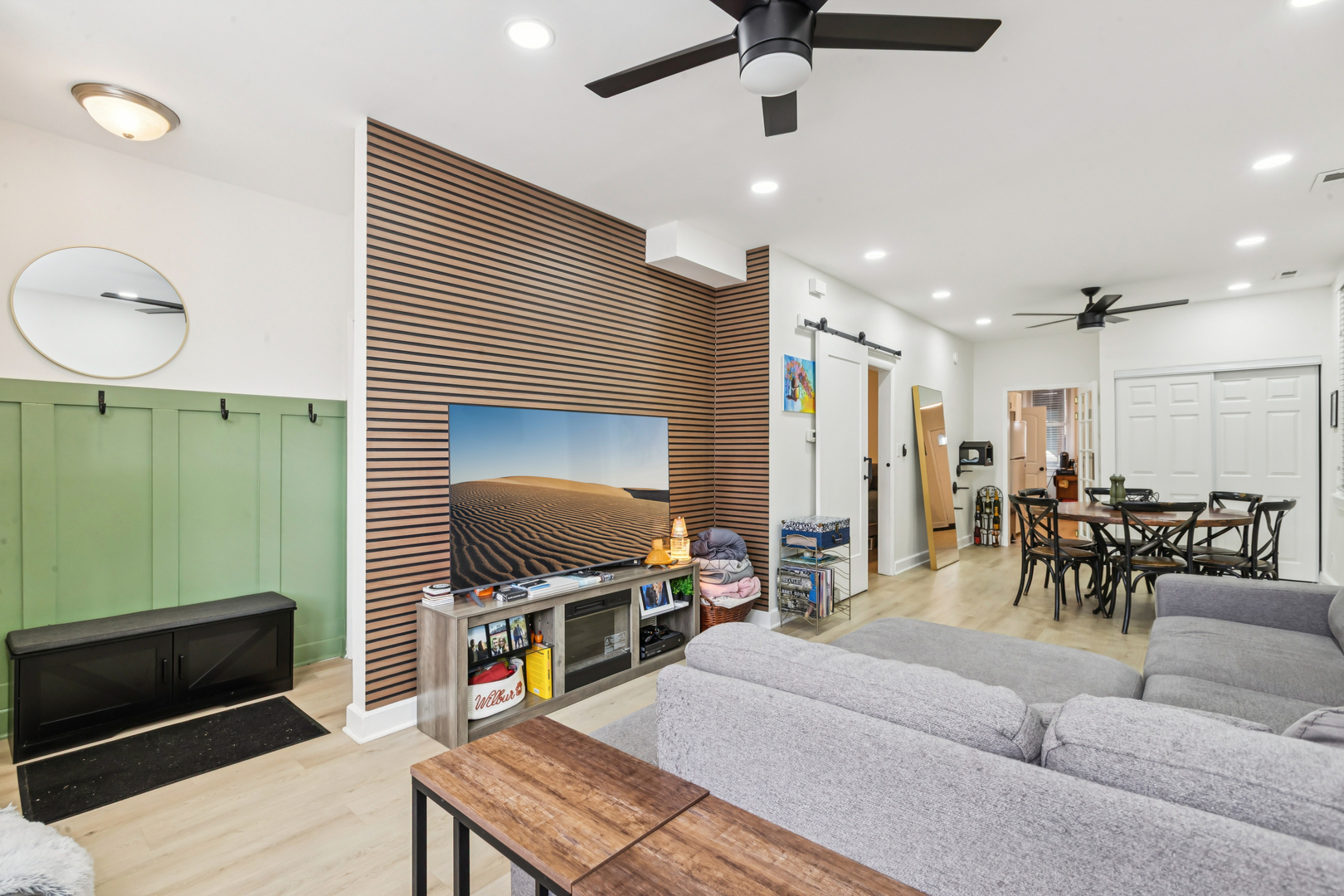 1655 N Artesian Avenue