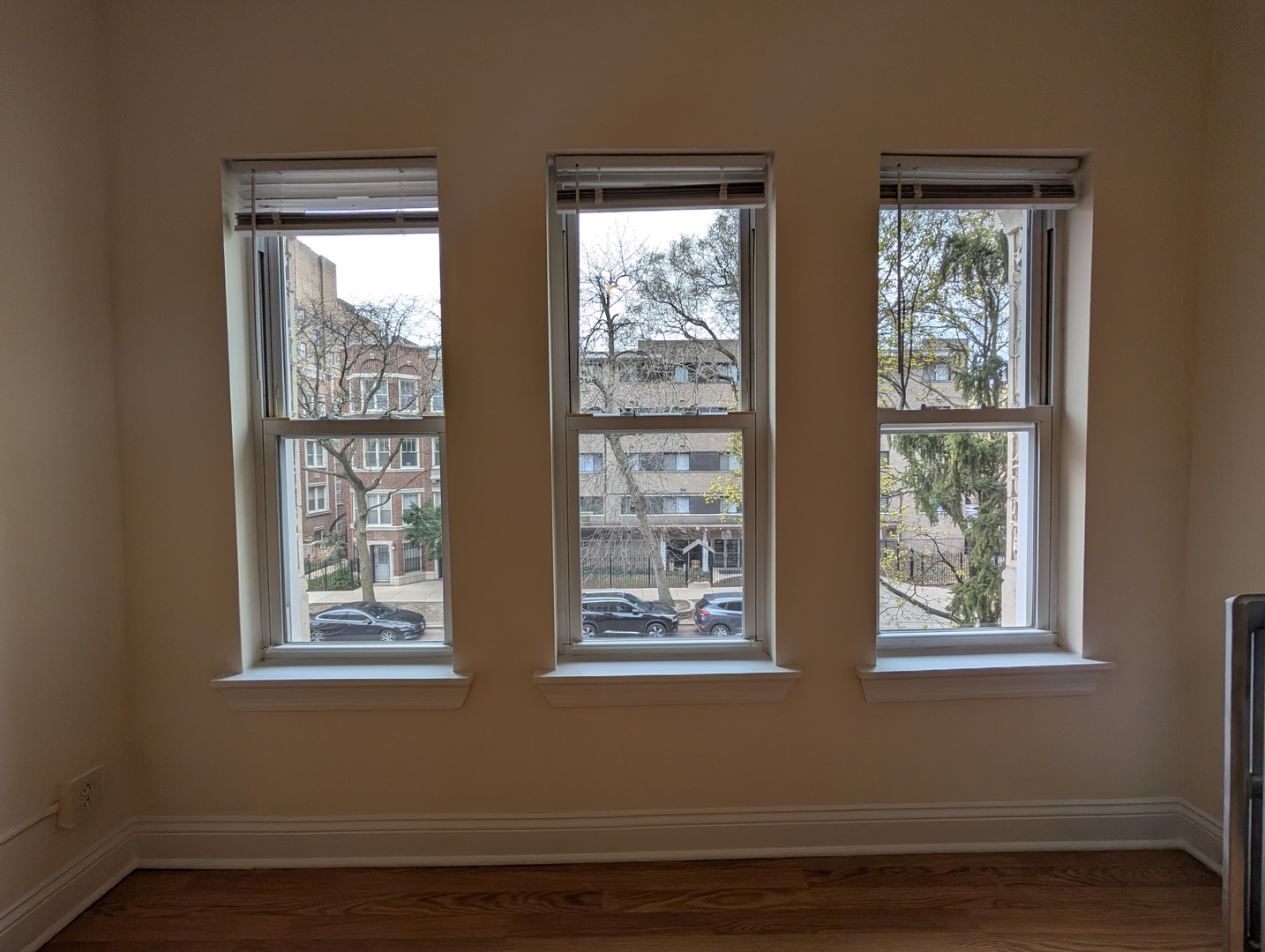 5417 N Kenmore Avenue 202