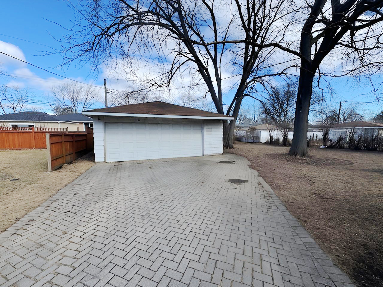 2736 Helen Drive