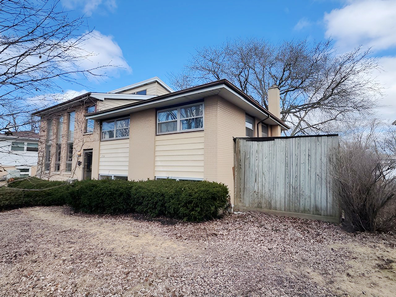 2736 Helen Drive