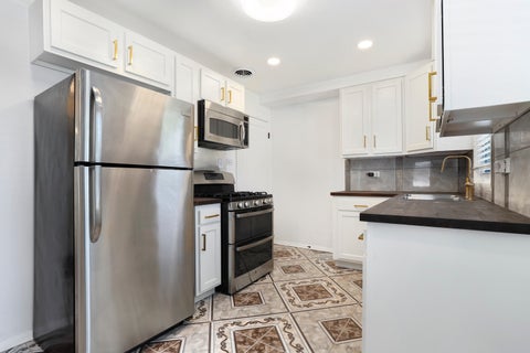 Tiny photo for 15641 S Park Avenue, South Holland, IL 60473 (MLS # 12757321)
