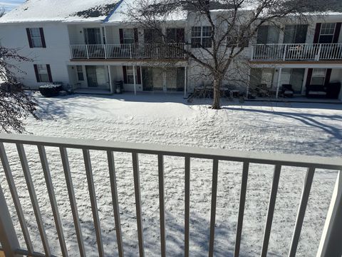 Tiny photo for 12 TRUMAN Court #B, Streamwood, IL 60107 (MLS # 12550289)