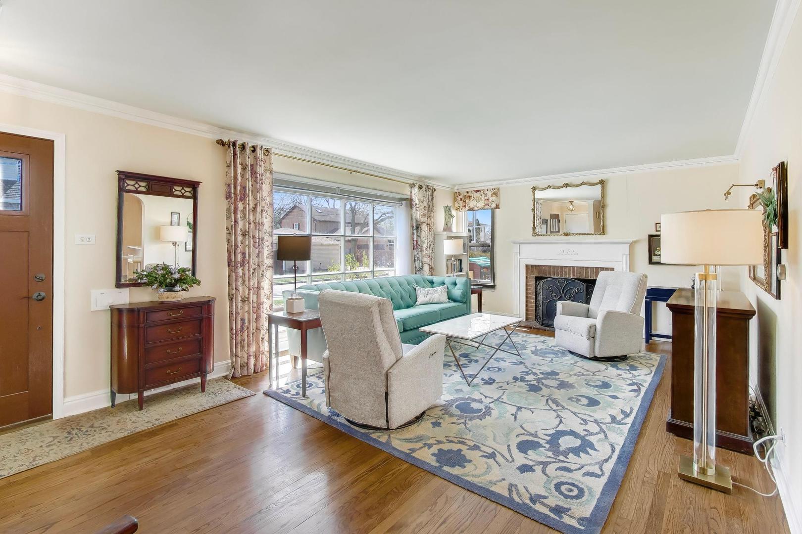 202 N Chester Avenue