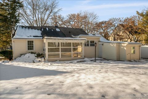 Tiny photo for 1326 Elm Street, St. Charles, IL 60174 (MLS # 12534859)