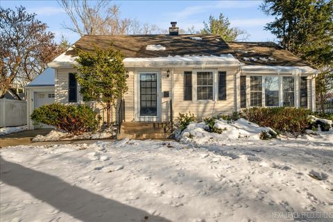 Photo of 1326 Elm Street, St. Charles, IL 60174 (MLS # 12534859)