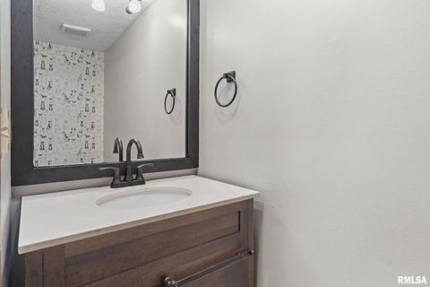 Tiny photo for 4015 LILLIE Avenue #108, Davenport, IA 52806 (MLS # QC4269963)