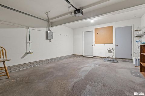 Tiny photo for 4015 LILLIE Avenue #108, Davenport, IA 52806 (MLS # QC4269963)