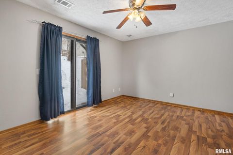 Tiny photo for 4015 LILLIE Avenue #108, Davenport, IA 52806 (MLS # QC4269963)