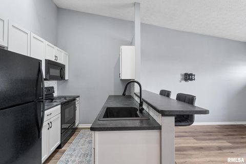 Tiny photo for 4015 LILLIE Avenue #108, Davenport, IA 52806 (MLS # QC4269963)