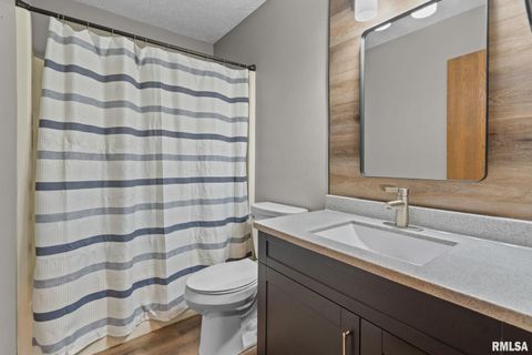 Tiny photo for 4015 LILLIE Avenue #108, Davenport, IA 52806 (MLS # QC4269963)