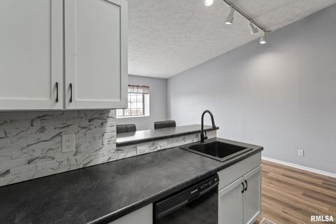 Tiny photo for 4015 LILLIE Avenue #108, Davenport, IA 52806 (MLS # QC4269963)