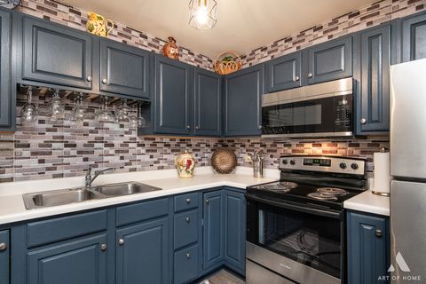 Tiny photo for 801 N McLean Boulevard #324, Elgin, IL 60123 (MLS # 12566083)