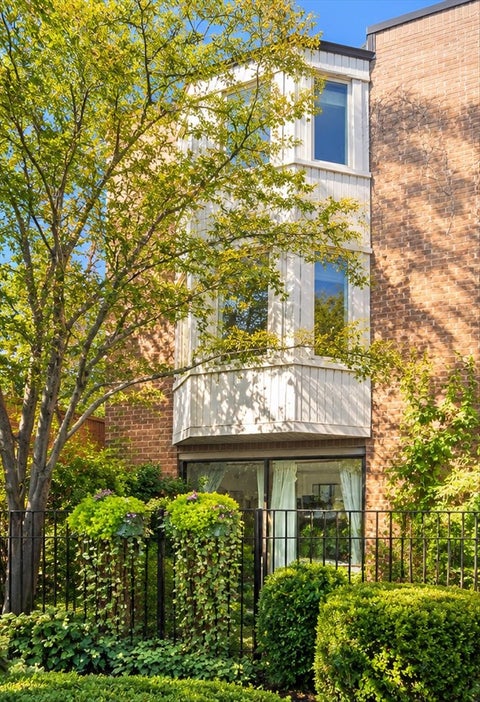 Photo of 1828 N Dayton Street, Chicago, IL 60614 (MLS # 12789660)