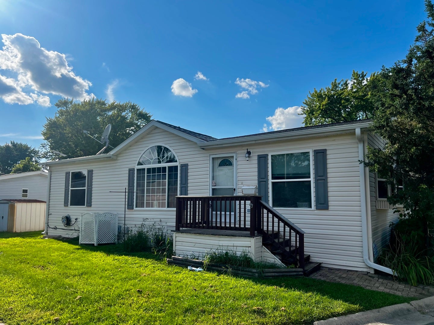1074 Lakeview Road