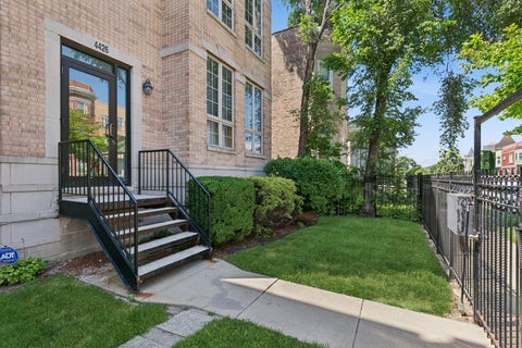 Tiny photo for 4426 S Calumet Avenue, Chicago, IL 60653 (MLS # 12756762)