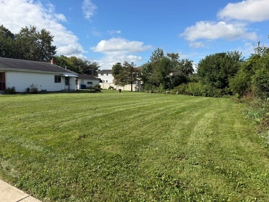 832 N VAN AUKEN ST, ELMHURST, IL 60126 - Image c13beb1ec2b4f4b8656daf6bb0b5a866/2725007317