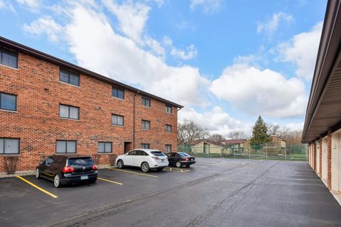 Tiny photo for 8218 Cobblestone Drive #3D, Palos Hills, IL 60465 (MLS # 12609180)