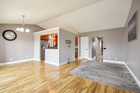 Tiny photo for 8218 Cobblestone Drive #3D, Palos Hills, IL 60465 (MLS # 12609180)