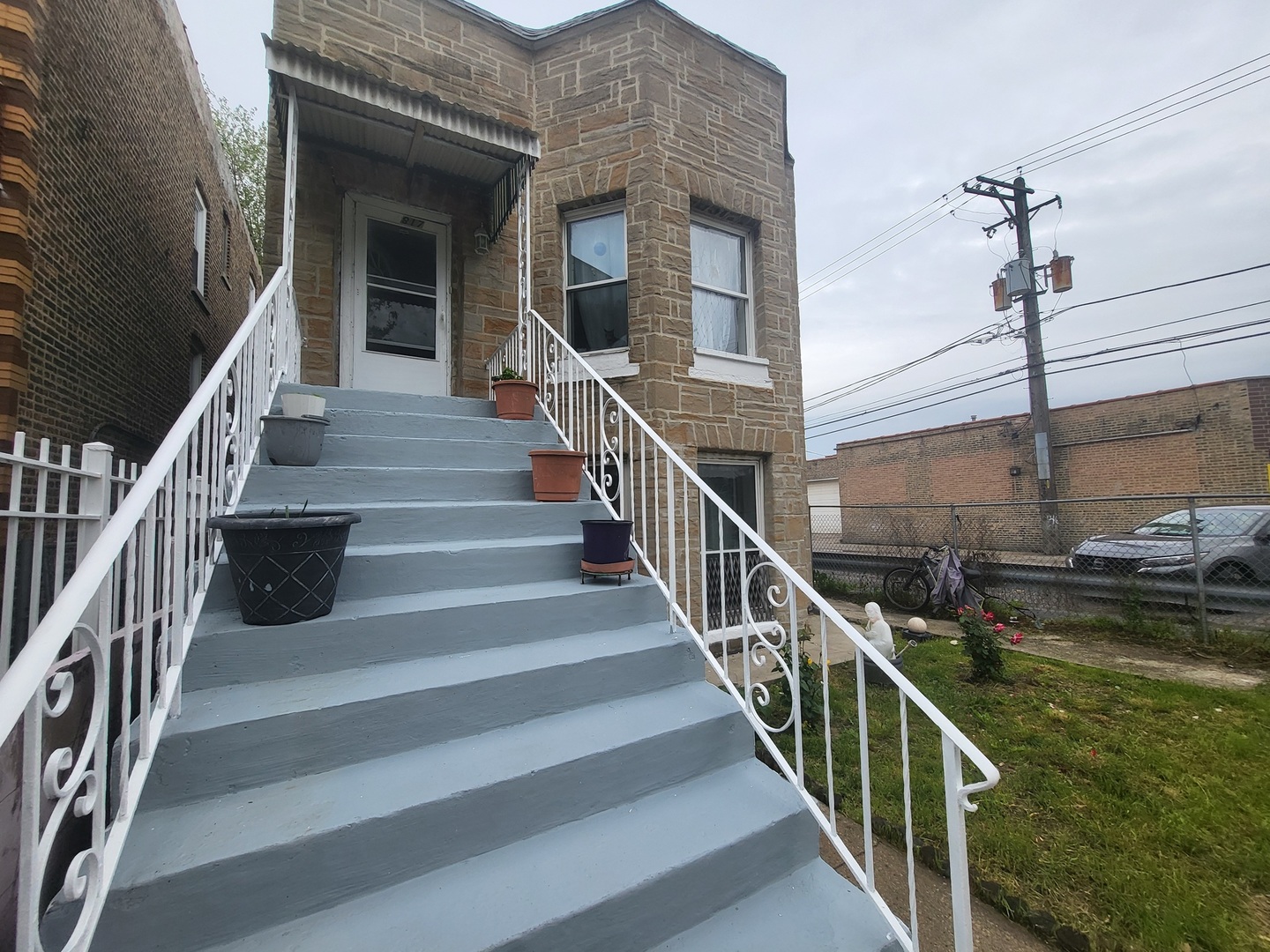 817 N KOLIN Avenue