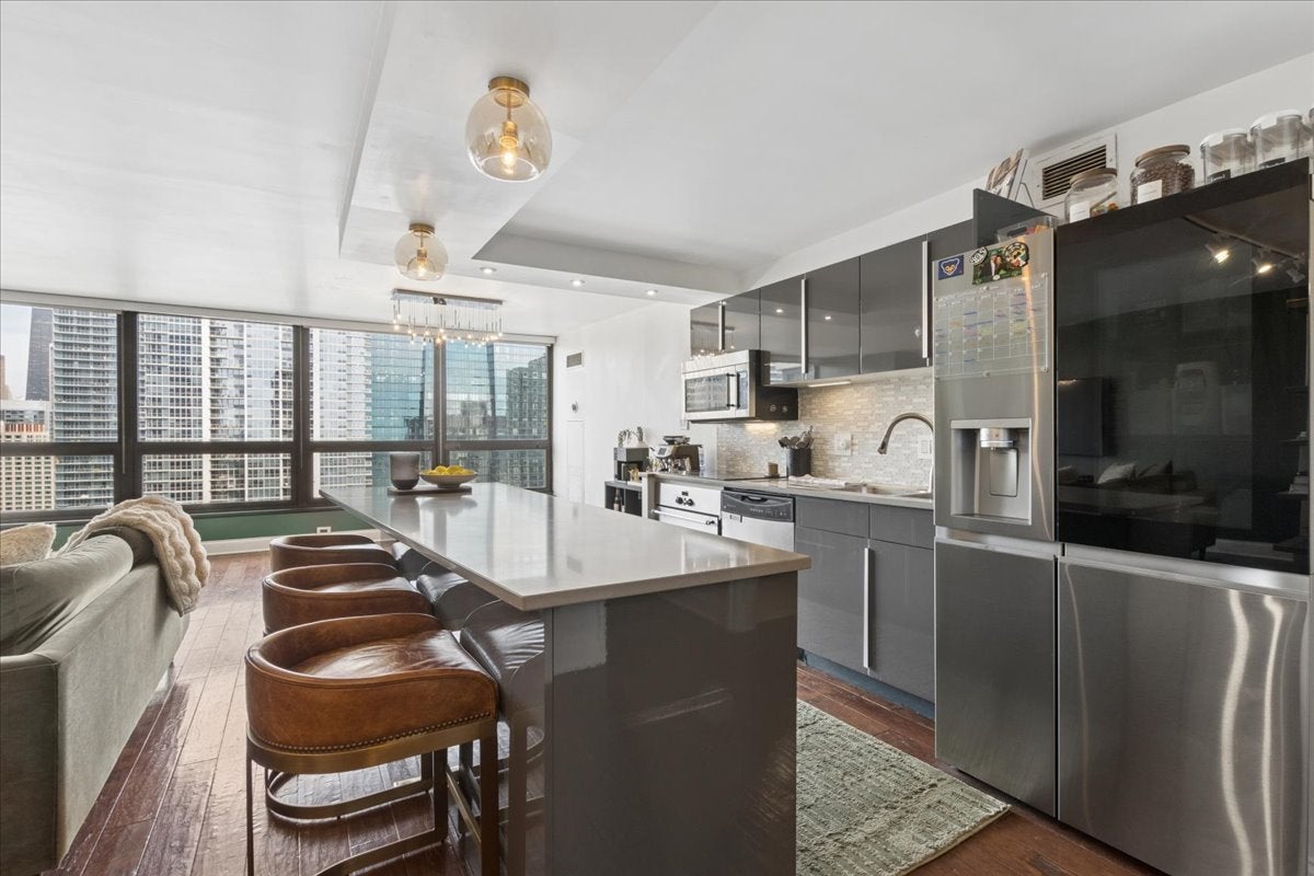 360 E Randolph Street 3205