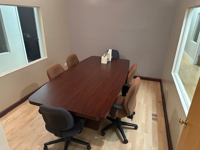 1070 N Milwaukee Avenue