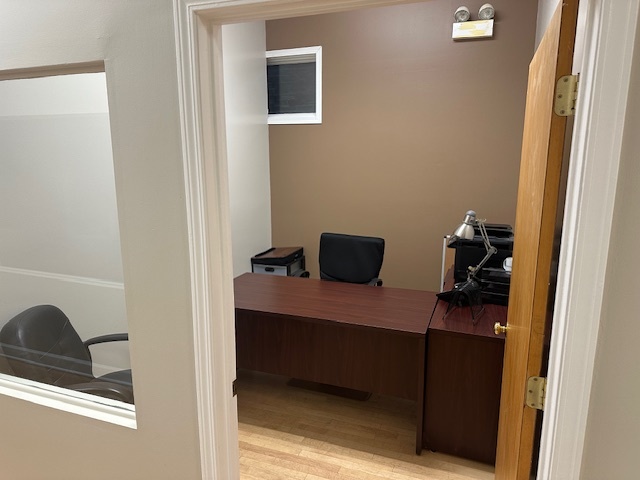 1070 N Milwaukee Avenue