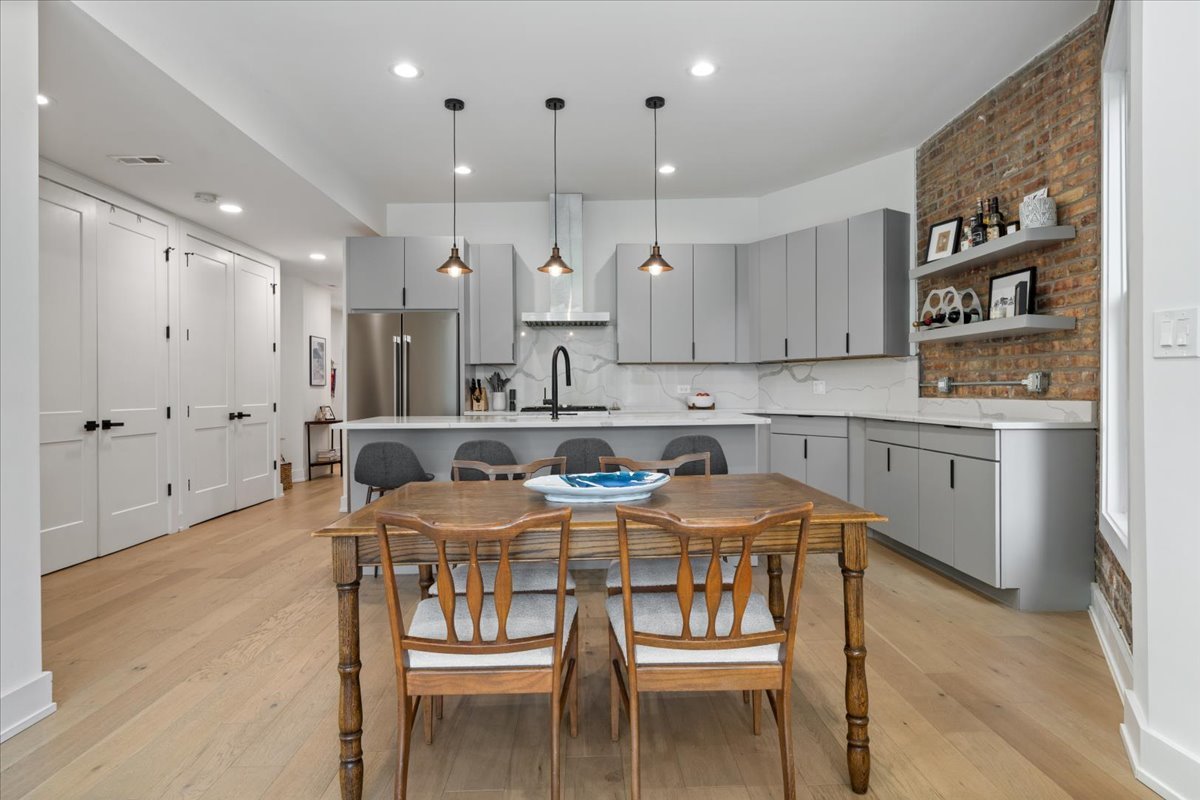 3432 W Belden Avenue 1